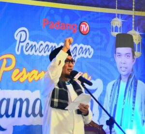Walikota Padang Bersama Ustaz Abdul Somad Launching Pesantren Ramadhan 1443 H