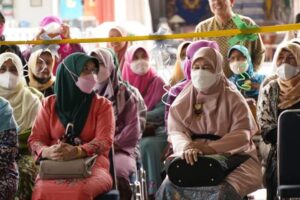 Ummi Harneli Buka Store “Sabiekah” House of Basiba Padang Panjang Secara Simbolis