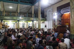 Safari Ramadhan ke Pessel, Gubernur Sumbar Buka Puasa Bersama Masyarakat Kapelgam Bayang