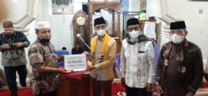 TSR I Limapuluh Kota Serahkan Bantuan Rp 20 Juta ke Mesjid Istiqomah Tabek Panjang