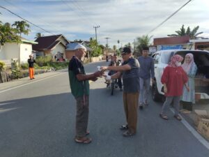 Hiasi Bulan Ramadhan, Camat BAB Tapan Berbagi Takjil