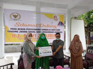 Anggota Komisi VI DPR-RI Asal Sumbar II Nevi Zuairina Serahkan TJSL Bantuan dari Bukit Asam dan Angkasa Pura