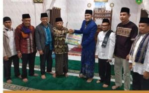 Diserahkan Ketua DPRD Padang Panjang Mardiansyah, Masjid Nurul Hidayah Terima Bantuan Hibah