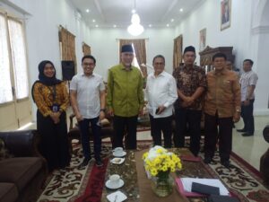 Gubernur Sumbar Idolakan Ki Hajar Dewantara, Apresiasi Peringatan 100 Tahun Tamansiswa