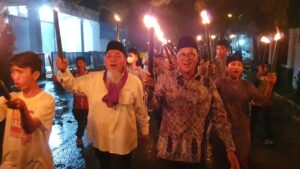 Sambut 1 Syawal, Budi Syukur Lepas Pawai Obor Kumandangkan Takbir