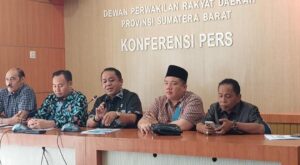 DPRD Sumbar Minta Bank Nagari Bayar Uang Nasabah dan Minta Masyarakat Tetap Dukung Bank Nagari