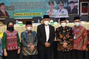 Gubernur Mahyeldi Buka Bimbingan Teknis Calon Petugas Penyelenggara Ibadah Haji