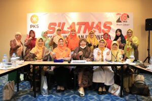 Silaturahim Istri Pimpinan Daerah Anggota PKS, Nevi Zuairina Sampaikan Entitas Pejabat Publik, Mesti Hadir Untuk Berkontribusi dan Melayani