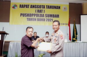 AKP Gunawan Wibisono Terima Reward Dari Puskoppol Polda Sumbar