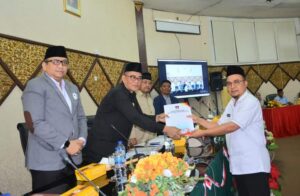 Ranperda Penyelenggaraan Transportasi Darat Disahkan Jadi Perda Oleh DPRD Dan Pemko Padang