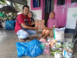 Jumat Barokah, Pedagang Pasar Bandar Buat Berbagi Sembako