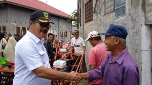 Tingkatkan Hasil Petani Kota Solok H.Daswippetra. Dt.MJJ Alam Bagikan Berbagai Jenis Alsintan