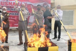 Polda Sumbar musnahkan Barang Bukti 37,2 Kilogram Ganja Kering