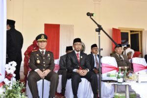 Wakil Ketua DPRD Sumbar Irsyad Syafar Pembaca Teks Proklamasi