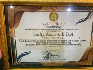 Capai 100% SBABS, Wako Padang Panjang Fadly Amran Terima Penghargaan dari HAKLI