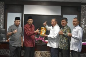 Kunjungi DPRD Sumbar, DPRD Kota Dumai Diterima Sekwan Raflis