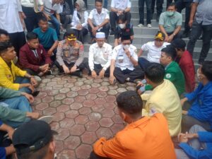 Sekitar 1000 Orang Lebih Aliansi Mahasiswa Sumbar Tolak Kenaikan BBM