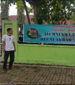 Viralll… Dedi Dukun Hebohkan 30 Tahun Alumni SMA Negeri 2 Padang