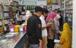 DI Padang Panjang, Dinkes dan Polres Datangi Sejumlah Apotek dan Toko Obat