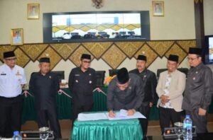 DPRD Kota Padang Setujui APBD-P Kota Padang Tahun Anggaran 2022 Dalam Sidang Paripurna