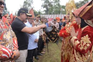 Wawako Padang Panjang Asrul Hadiri Festival Galiek Durian Gunuang Rajo