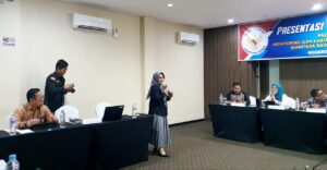 Elly Yanti dan Karnalis Beberkan Keterbukaan Informasi di Depan Panelis