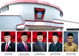DPRD Kota Padang Sampaikan Ranperda Inisiatif DPRD dan Usulan Pemko Dalam Sidang Paripurna