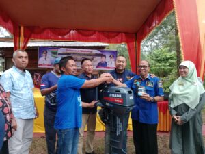 Dikunjungi Anggota DPRD H.M.Nurnas dan Wagub Sunmbar, Nelayan Padang Pariaman Gembira