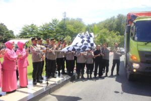Kapolda Sumbar Irjen Pol Suharyono Lepas Bantuan untuk Cianjur