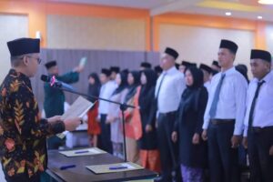 Ketua KPU Kabupaten Pesisir Selatan Lantik Anggota PPK