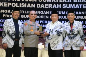 Kapolda Sumbar dan Ketua PGRI Sumbar lakukan Penandatanganan Pedoman Kerja