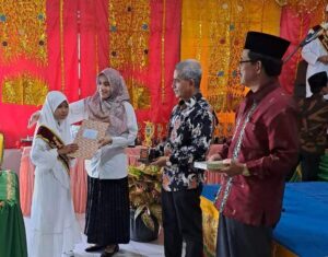 Puluhan Santri Ponpes Terpadu Istiqomah Simawang Ikuti Haflah Waqaf Hafizh