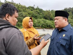 Bobby Rustam Tinjau Lokasi Dampak Banjir Bandang Bersama Ketua DPRD Kota Padang