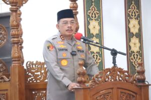 Kapolda Sumbar ‘Jumat Curhat’ di Mesjid Nurul Iman