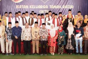 Kukuhkan IKTD Luhak Nan Bungsu, Ini Harapan Bupati Tanah Datar