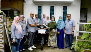 Dirut Hendra Pebrizal Antarkan Langsung Hadiah Gabyar Hut ke-48