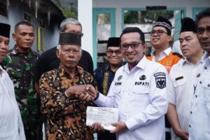 Pasca Kebakaran, Lima KK di Koto Panjang Dapat Bantuan