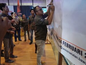 Tingkatkan Sinergitas dengan Stake Holder, Bawaslu Pessel Gelar Apel Siaga Pengawasan Satu Tahun Menuju Pemilu 2024″