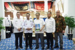 Pertama Kalinya BPK Terima LKPD Diluar Kantor