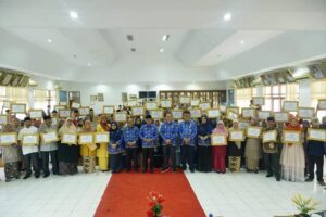 Terima SK dan Piagam Penghargaan, 111 ASN Purna Tugas Diminta Terus Berikan Kontribusi Bagi Daerah