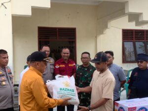 TIGA NAGARI DI DHARMASRAYA DIGENANGI BANJIR, KETUA DPRD PARIYANTO SH LANGSUNG TURUN KE LOKASI.