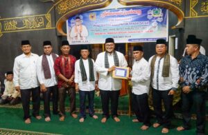 Kunjungi Masjid Al Hidayah Tanjuang Barulak, Wabup Richi Aprian Ingatkan Masyarakat Mewaspadai Cuaca Ekstrim