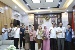 Sambut Lebaran, Sekwan DPRD Sumbar Santuni Yatim Sekretariat