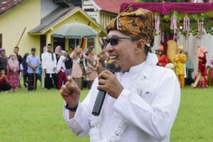 Pawai 1000 Sanggan Meriahkan Festival Pesona Kacang Barandang