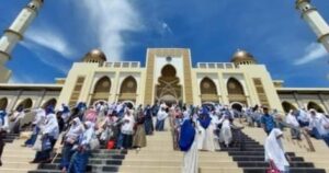 Idulfitri Sabtu, Salat Id di Masjid Islamic Center Padang Panjang