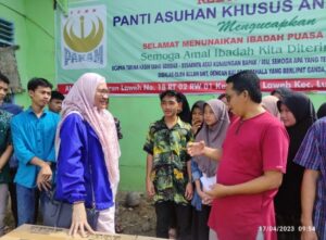 Perempuan Istana di Era SBY, Kini Kemana-mana Pakai Taxi, Terciduk Saat Antarkan sesuatu ke PA Anak Mentawai