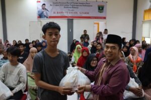 Bagikan Paket Lebaran ke Masyarakat, DPW PKS Sumbar Luncurkan 11 Posko Mudik Lebaran