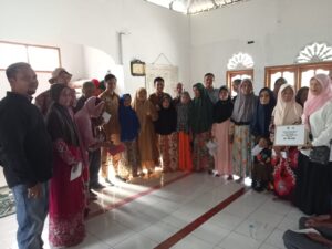 50 KK Warga Batang Arah Tapan Terima BLT Nagari