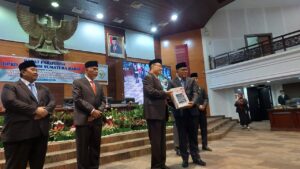 DPRD Sumbar Gelar Paripurna Penyerahan LHP LKPD Sumbar Tahun 2022 oleh BPK RI, Sumbar Kembali Raih Opini WTP