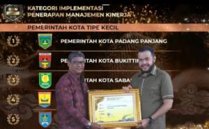 Sabet BKN Award Empat Kategori, Wako Fadly Amran Kembali Harumkan Sumbar di Tingkat Nasional